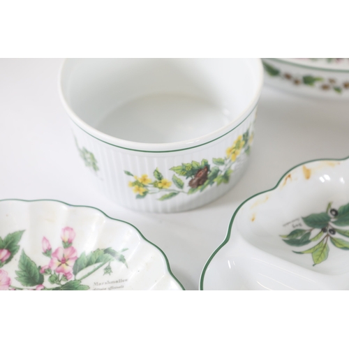 1401 - Royal Worcester Worcester Herbs Wild Thyme tea and tableware collection, 19871990Extensive group of... 