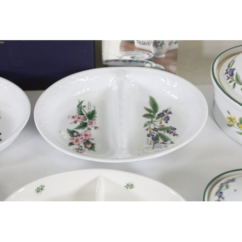 1401 - Royal Worcester Worcester Herbs Wild Thyme tea and tableware collection, 19871990Extensive group of... 