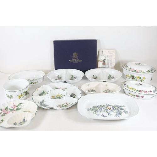 1401 - Royal Worcester Worcester Herbs Wild Thyme tea and tableware collection, 19871990Extensive group of... 
