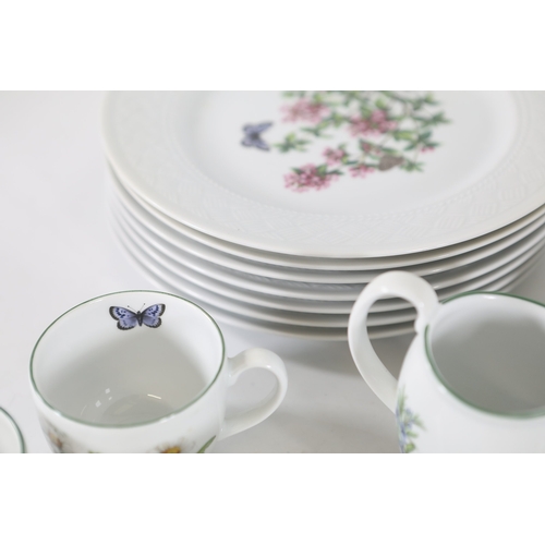 1401 - Royal Worcester Worcester Herbs Wild Thyme tea and tableware collection, 19871990Extensive group of... 