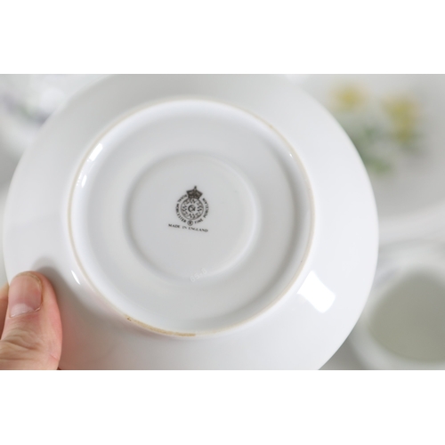 1401 - Royal Worcester Worcester Herbs Wild Thyme tea and tableware collection, 19871990Extensive group of... 