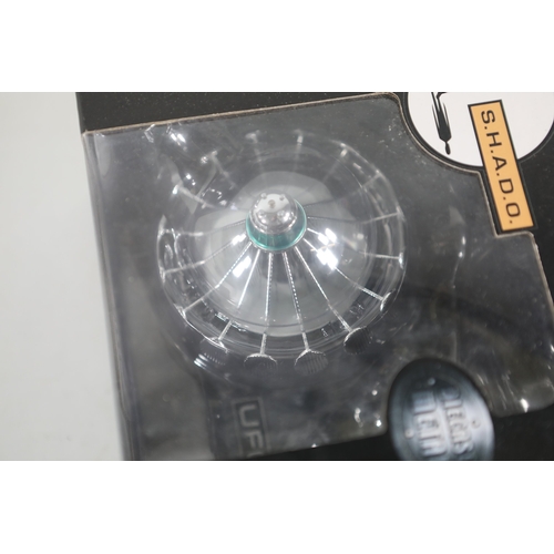 UFO Alien Saucer with Lunar Display Base diecast modelBoxed licensed ...