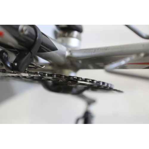 58 - Wilier Triestina Escape road bicycleWilier Triestina Escape road racing bicycle, with lightweight al... 