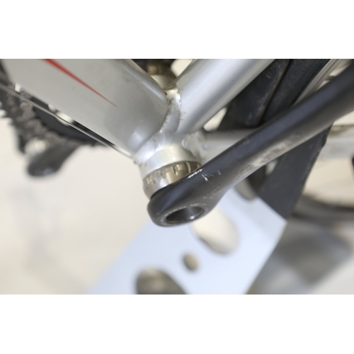 58 - Wilier Triestina Escape road bicycleWilier Triestina Escape road racing bicycle, with lightweight al... 