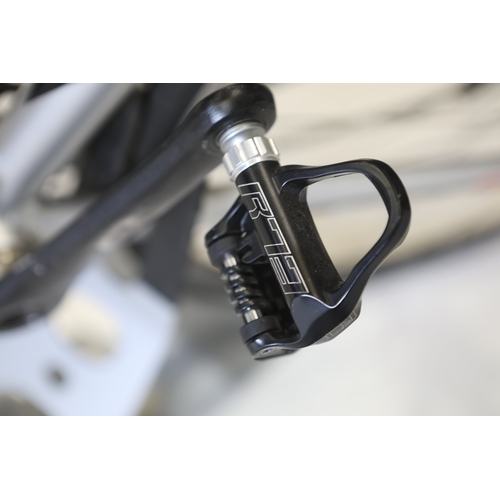 58 - Wilier Triestina Escape road bicycleWilier Triestina Escape road racing bicycle, with lightweight al... 