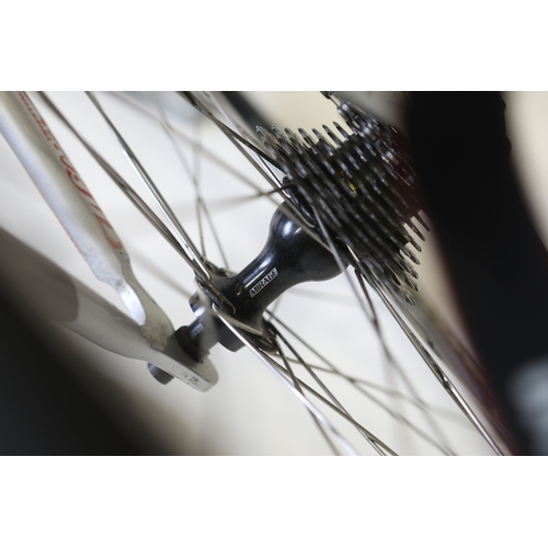 58 - Wilier Triestina Escape road bicycleWilier Triestina Escape road racing bicycle, with lightweight al... 