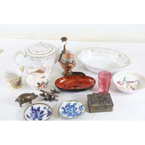 807 - Mixed collection of ceramics, metalware and glassA mixed collection of approximately 12 to 15 small ... 