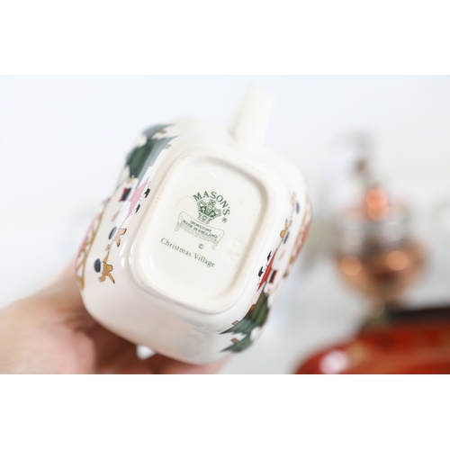 807 - Mixed collection of ceramics, metalware and glassA mixed collection of approximately 12 to 15 small ... 