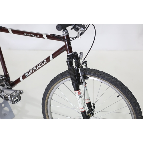 82 - Bontrager Privateer S steel mountain bicycleA Bontrager Privateer S steel hardtail mountain bicycle ... 
