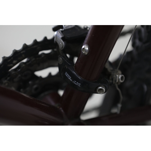 82 - Bontrager Privateer S steel mountain bicycleA Bontrager Privateer S steel hardtail mountain bicycle ... 