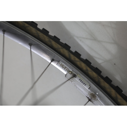 82 - Bontrager Privateer S steel mountain bicycleA Bontrager Privateer S steel hardtail mountain bicycle ... 