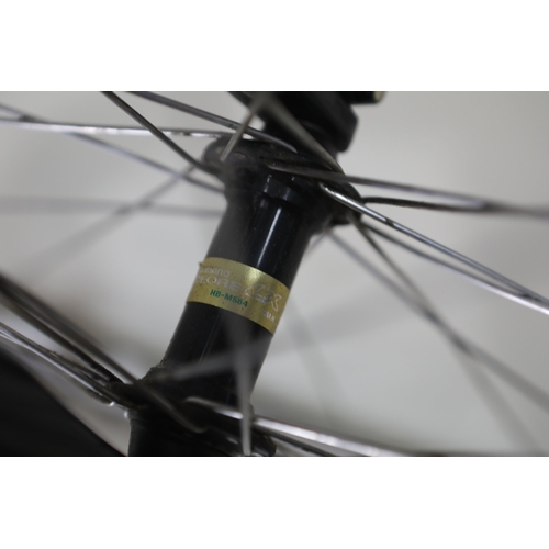 82 - Bontrager Privateer S steel mountain bicycleA Bontrager Privateer S steel hardtail mountain bicycle ... 