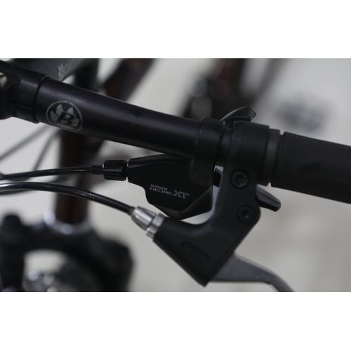 82 - Bontrager Privateer S steel mountain bicycleA Bontrager Privateer S steel hardtail mountain bicycle ... 