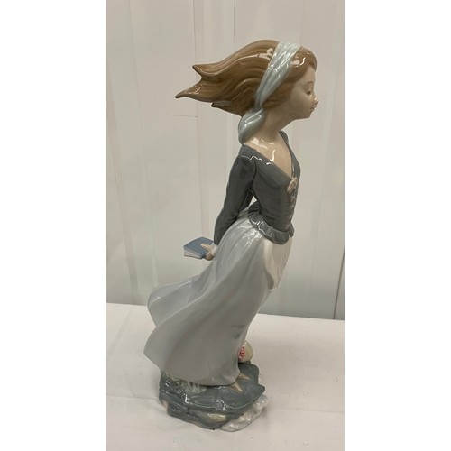 18 - Vintage Lladro Sea Breeze Figurine