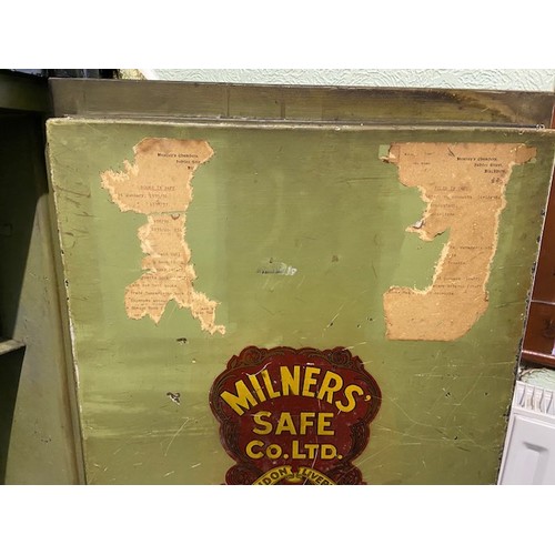 376 - Very Large Antique Milners Safe 1935 Sign on Door (Collect From Vendor BB2 2AD)

Collect Address:
37... 