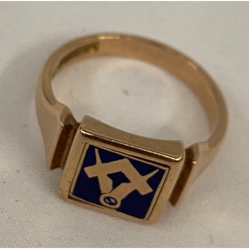 27 - Gold Masons Ring 9ct Gold. Gross Weight 7 grams.