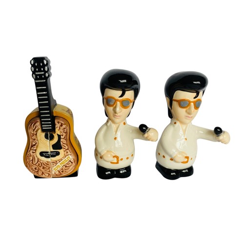 81 - Elvis and his guitar