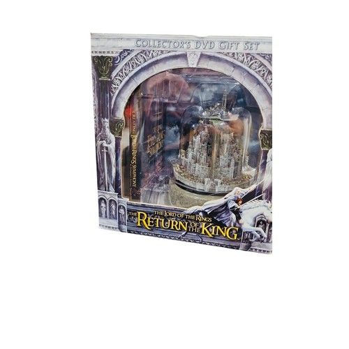 46 - 2 boxed Sideshow Weta The Lord of the Rings Collector's DVD Gift Sets: The Two Towers with Gollum fi... 