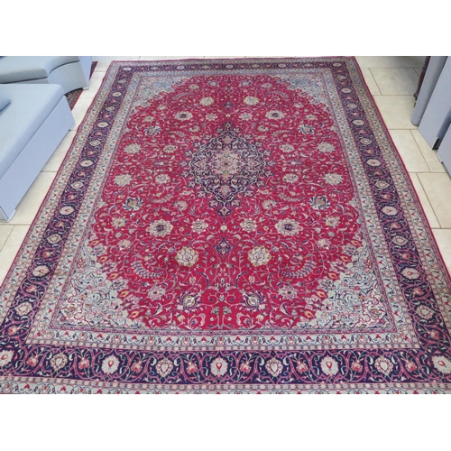 422 - A hand knotted Sarough rug - 4.00m x 2.96m