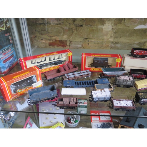 1154 - A collection of OO gauge railway including three boxed Bachmann locos and assorted rolling stock and... 