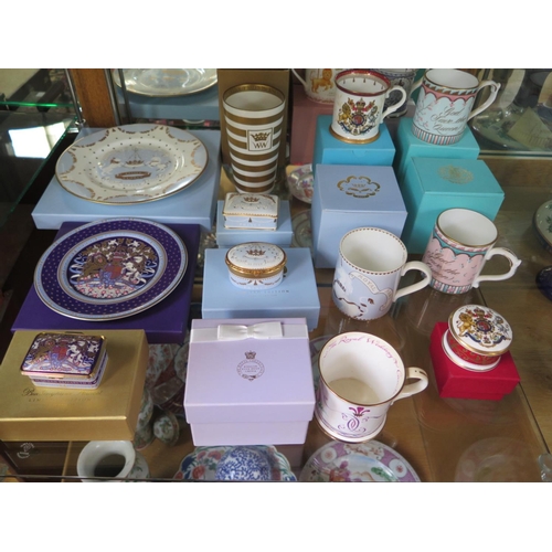 1232 - A selection of boxed china items from the Royal Collection Trust, items include Loving cups for Prin... 