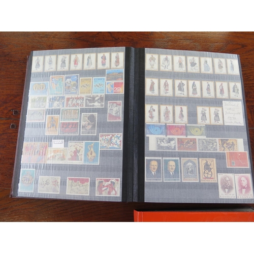 1266 - Greece stamp collection in 2 volumes - Includes better sets and singles (e.g. SG639 M/M) - Good
coll... 