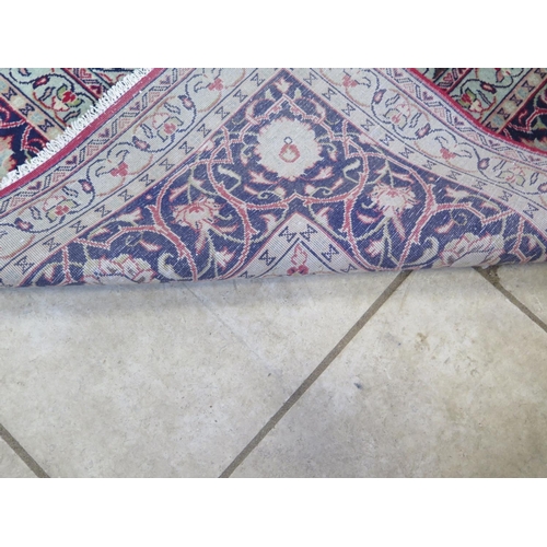 422 - A hand knotted Sarough rug - 4.00m x 2.96m