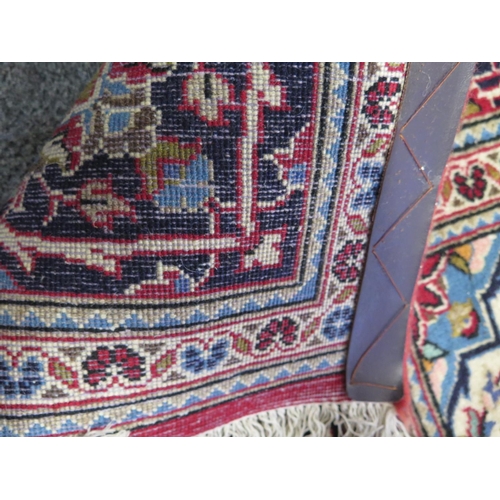 426 - A hand knotted Persian rug - Width 200cm x Length 308cm - some small wear but generally good