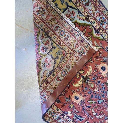 431 - A woolen hand knotted Persian Hamadan runner - 9ft 9 inches x 2 ft 6 inches - in good condition