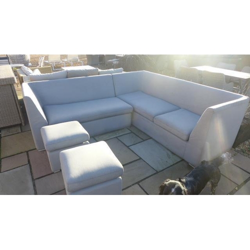 54 - A Bramblecrest Hudson corner sofa set designed using the latest in weatherproof technology - featuri... 