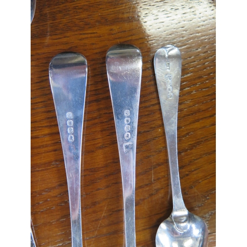 689 - Six pieces of silver flatware including a Hester Bateman table spoon - total weight approx 11.4 troy... 