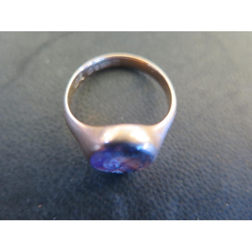 766 - A 15ct yellow gold Signet ring with amethyst seal to top - approx weight 4.8 grams - ring size N/O -... 