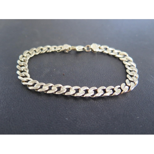 779 - A 9ct yellow gold bracelet of chain link form - approx weight 20.2 grams - Length approx 21cm