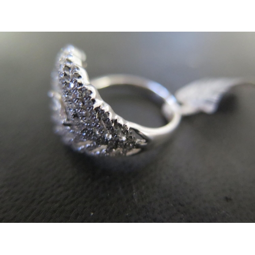 795 - An 18ct white gold diamond feather ring - approx diamond weight 1.12ct - ring size M - approx weight... 