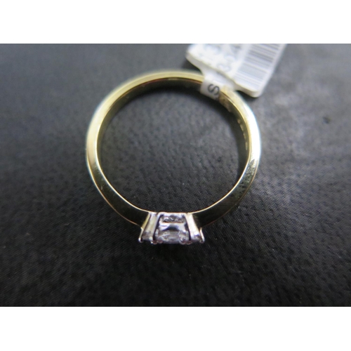 811 - An 18ct yellow gold diamond cluster ring - approx total diamond weight 0.16ct - ring size N - approx... 