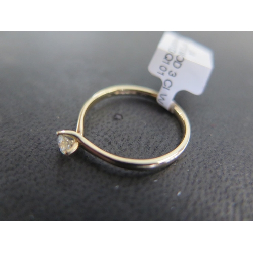 820 - A 9ct yellow gold diamond solitaire ring approx diamond weight 0.15ct - ring size N - approx weight ... 