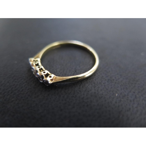 895 - An 18ct yellow gold five stone diamond ring size P - approx weight 2.2 grams - total diamond weight ... 