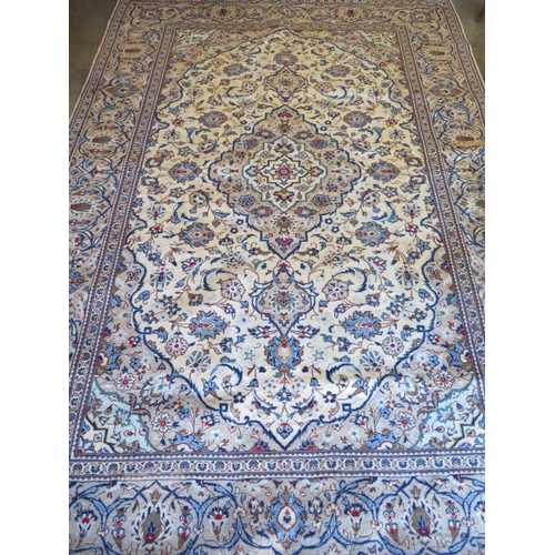 469 - A Caucasian ground kashan rug, approximately 297 cm x 200 cm, in good condition