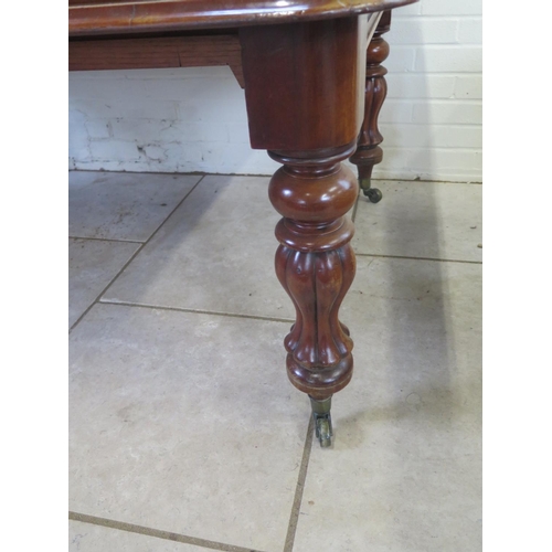 227 - A 19th Century mahogany extending dining table with one leaf, extends from 126cm to 173cm by 122cm W