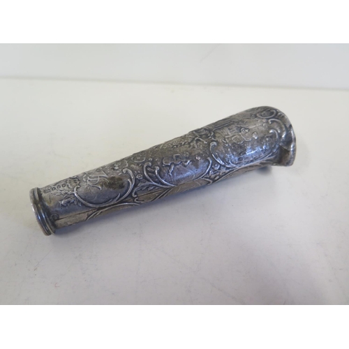 592 - A silver umbrella handle with London hallmark and double date letter - tests as silver, approx 11cm ... 