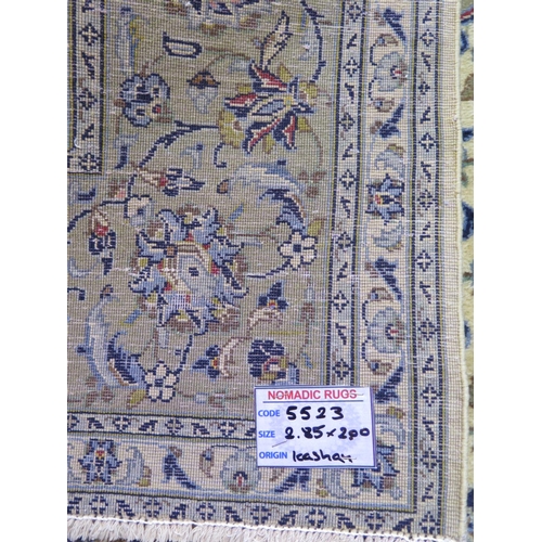 485 - A hand knotted, woollen Kashan rug, caucasian ground, approx. 285cm x 200cm, in good condition