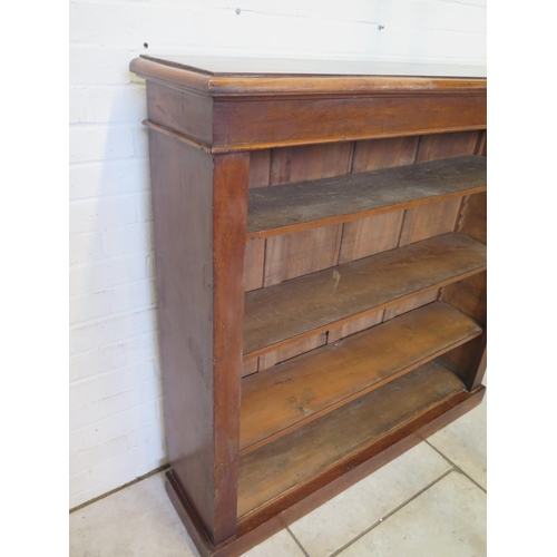 189 - A Victorian mahogany four shelf book case with adjustable shelves, 121cm tall x 121cm x 33cm - in so... 