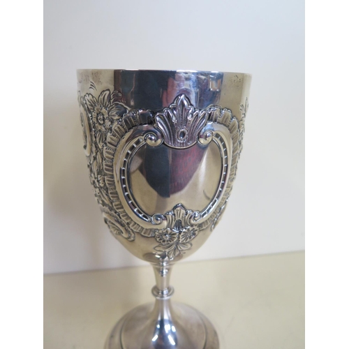 570 - An embossed silver goblet cup London 1901 - William Hutton and sons Ltd - 23cm H  - approx 10.7 troy... 