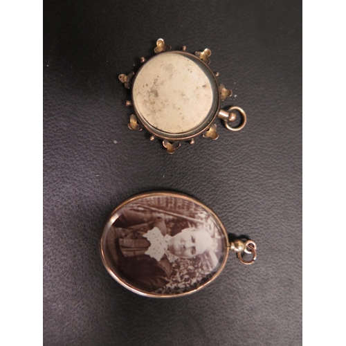 673 - Two Victorian 9ct photo lockets, largest 4cm x 3cm, both generally good condition