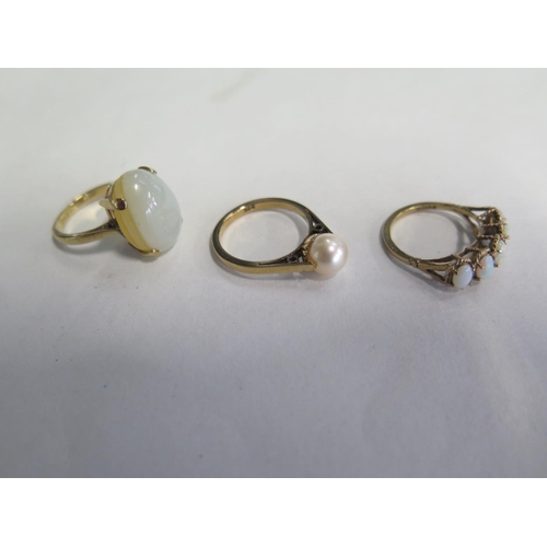 688 - Three 9ct dress rings, sizes J K M, total weight approx 9.3 grams