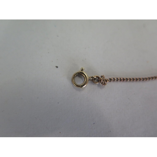 689 - A 9ct gold chain, a 9ct gold bracelet and a 9ct gold pendant, total weight approx 9 grams