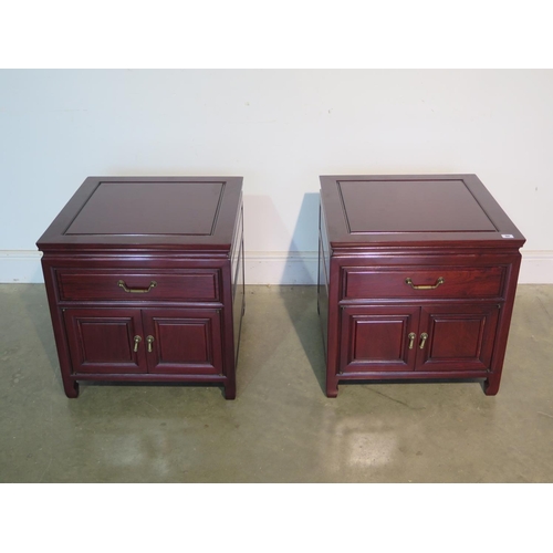 92 - A pair of modern mahogany cabinets - H55cm x D56cm x W56cm - in good condition