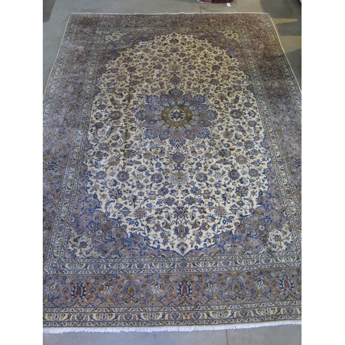 451 - A hand knotted woollen Kashan Rug 400cm x 290cm