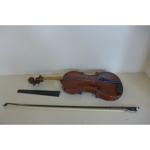 1263 - A violin with a one piece 14 1/4 inch,  36cm single piece back with a theador Berger 1923 label, Mak... 