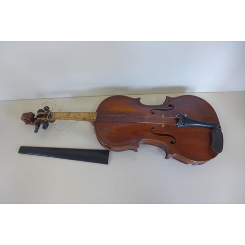 1263 - A violin with a one piece 14 1/4 inch,  36cm single piece back with a theador Berger 1923 label, Mak... 